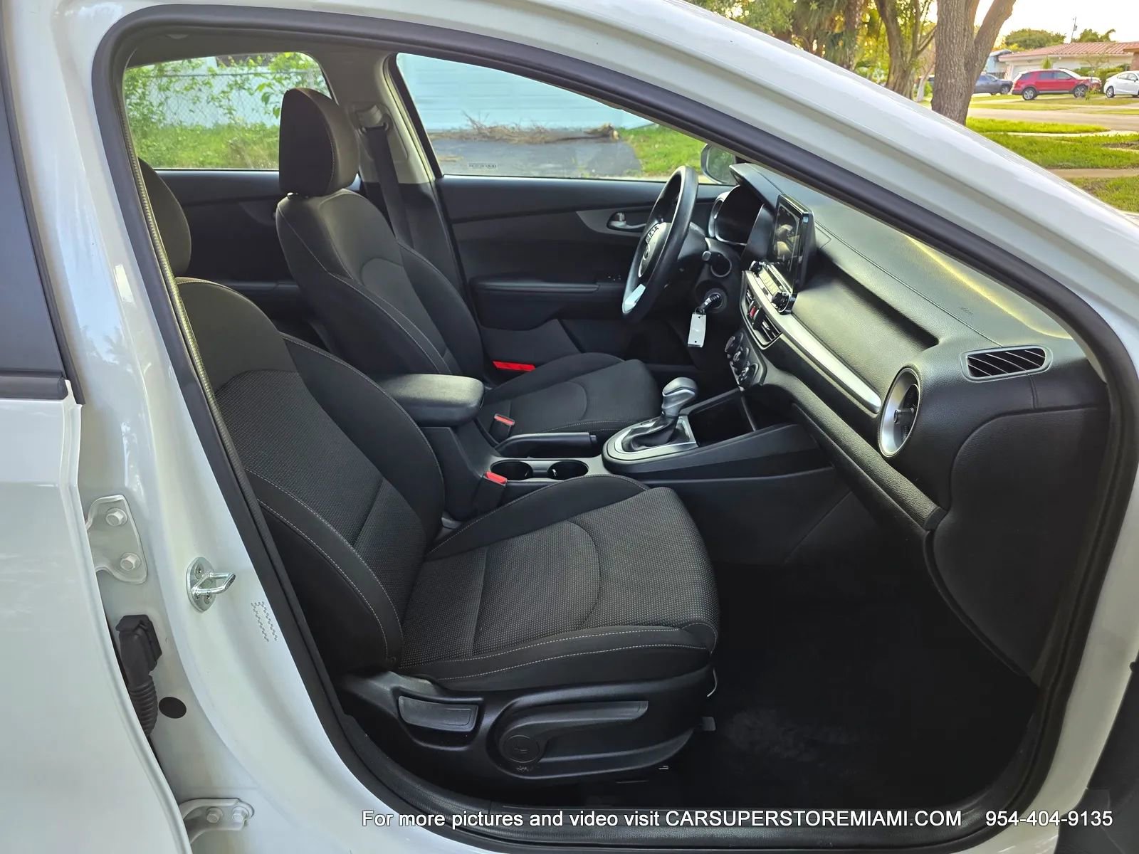 Used 2020 Kia Forte LXS FWD image 28