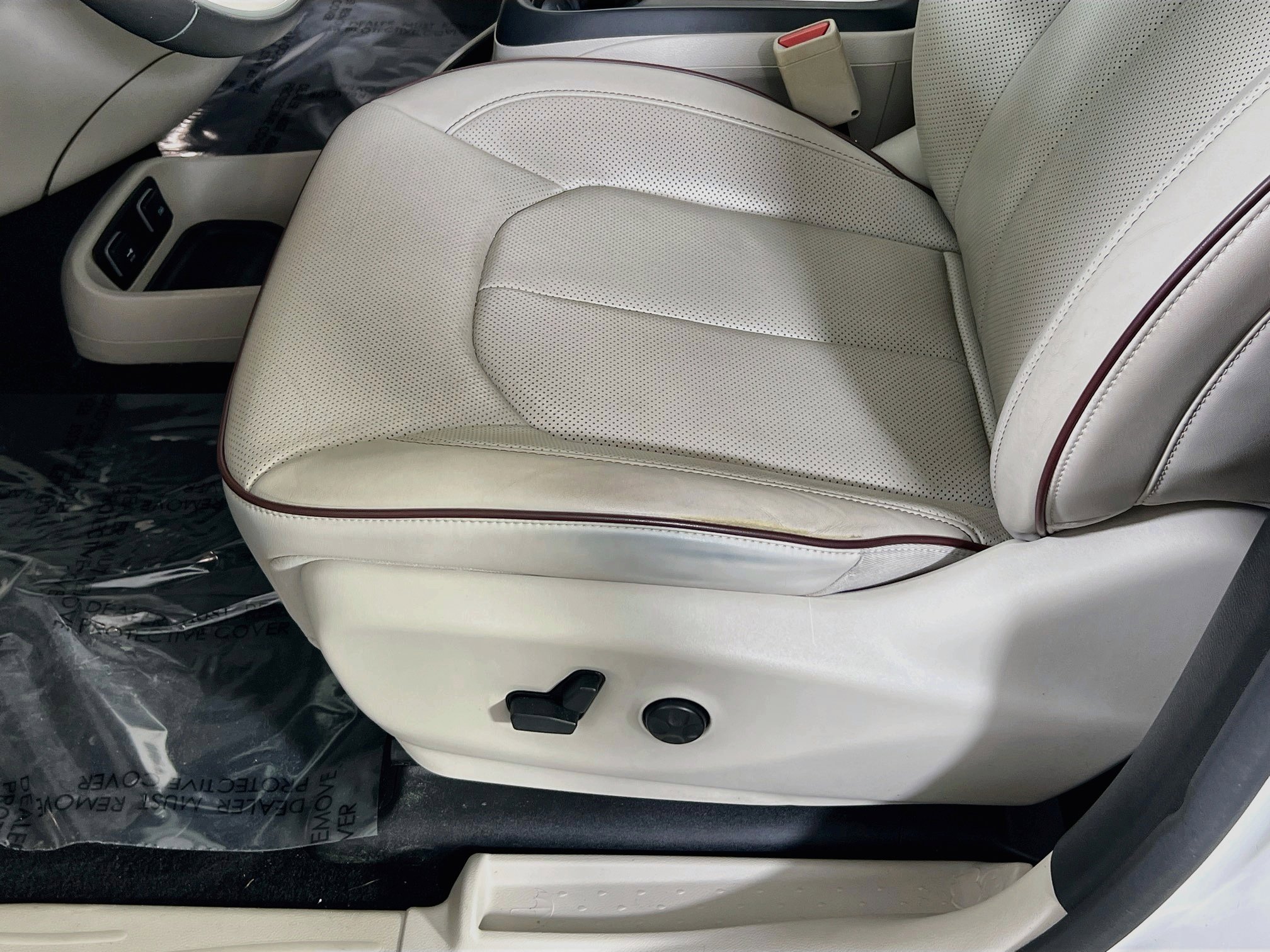 Used 2017 Chrysler Pacifica Limited w/ UConnect Theater Package FWD image 19