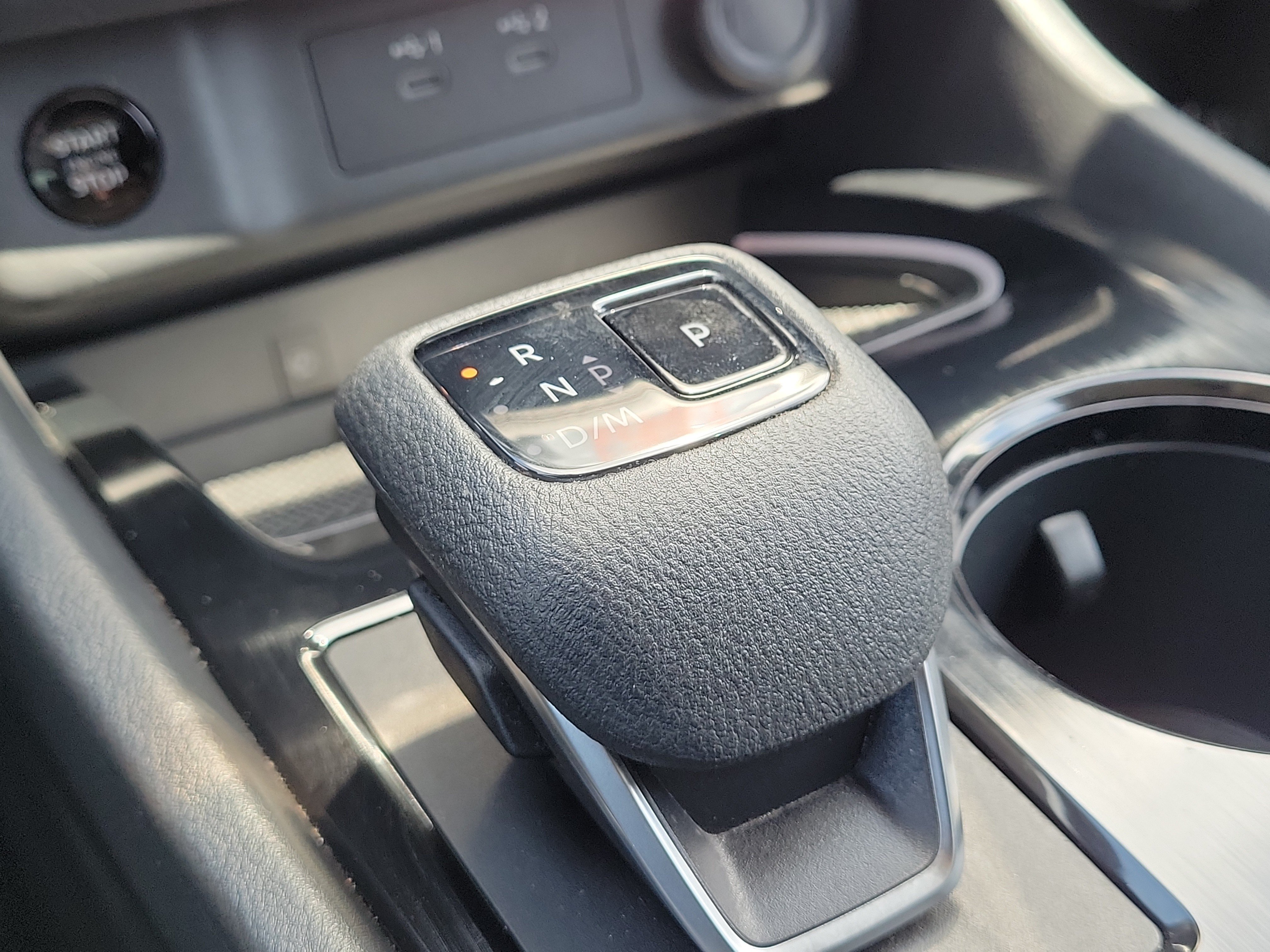 Certified 2025 Nissan Rogue SL FWD image 31