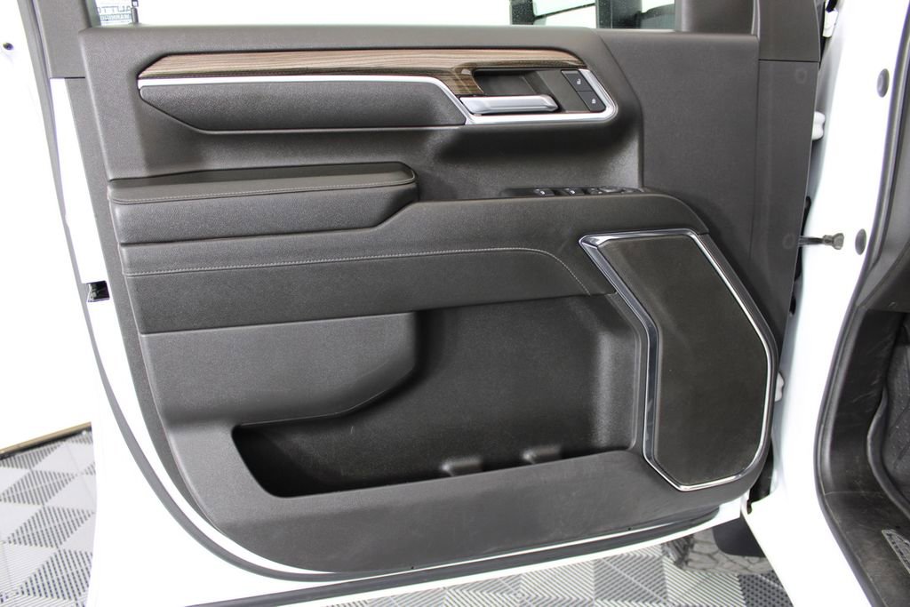 Used 2024 Chevrolet Silverado 3500 LT w/ Convenience Package AWD/4WD image 14