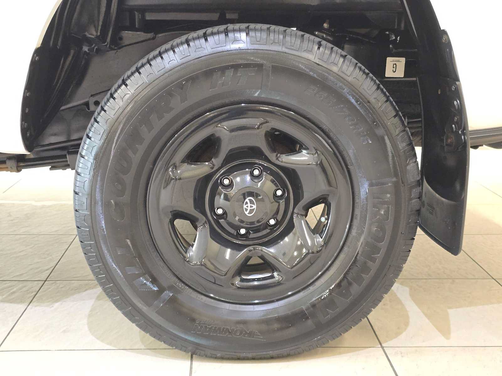 Used 2020 Toyota Tacoma SR AWD/4WD image 8