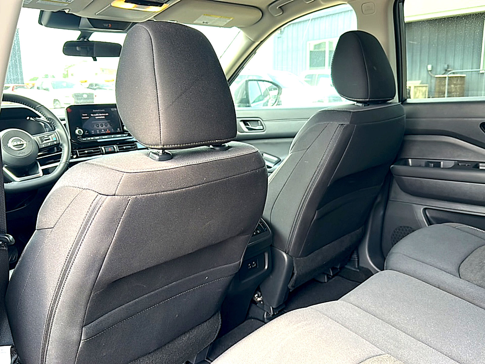 Used 2025 Nissan Pathfinder SV FWD image 17