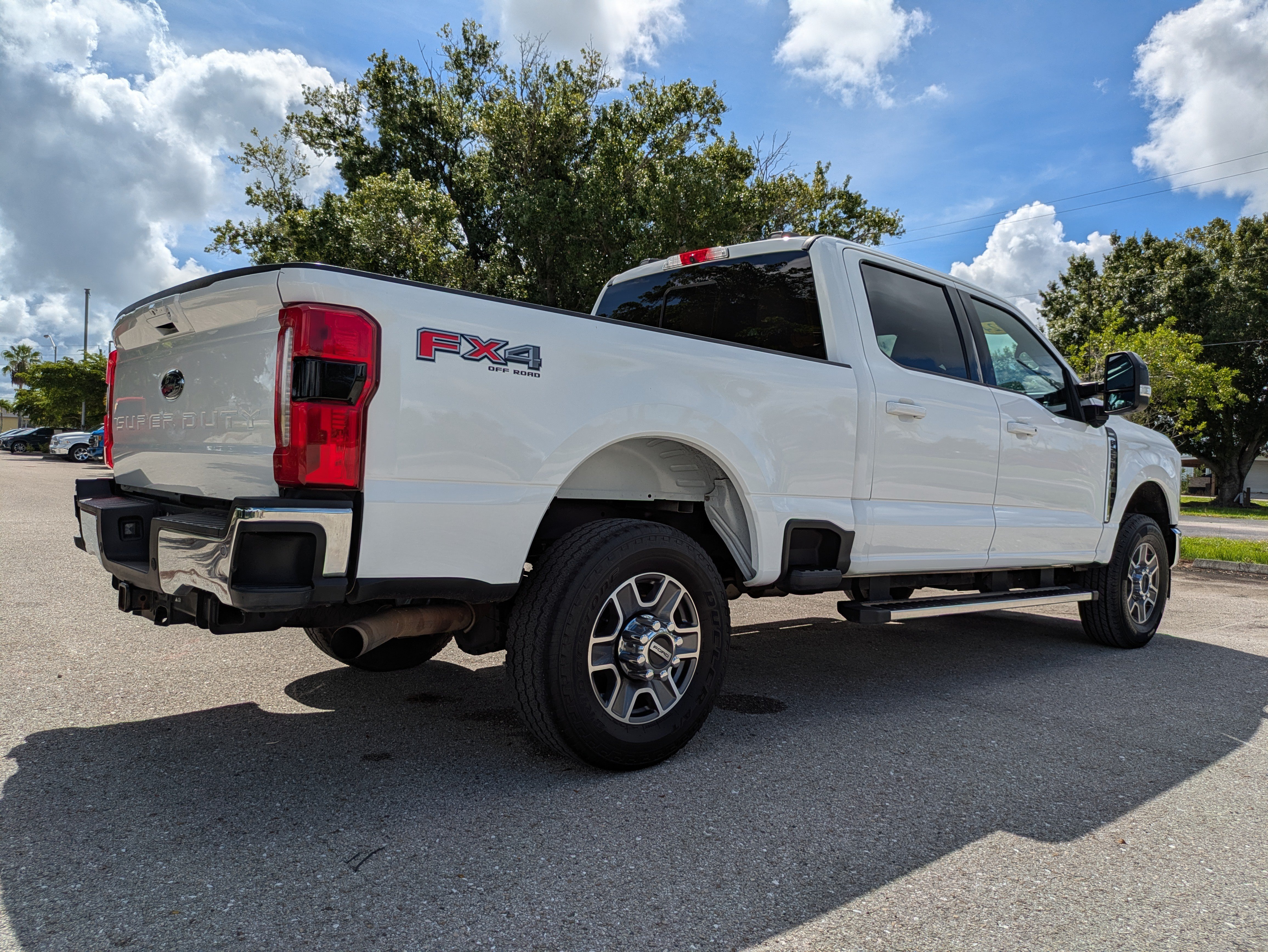 Used 2024 Ford F250 Lariat w/ FX4 Off-Road Package AWD/4WD image 4