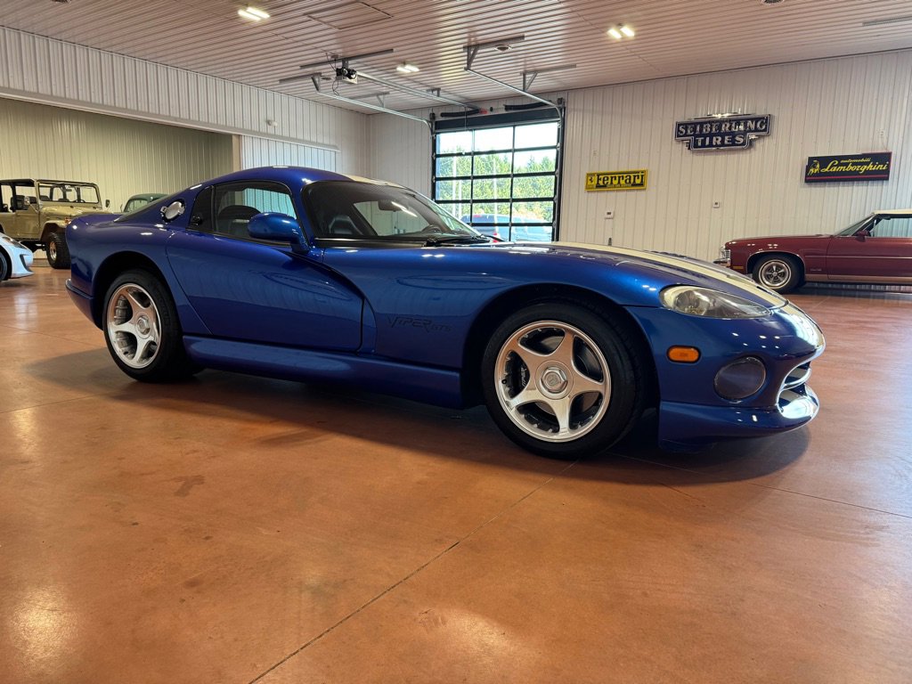 Used 1997 Dodge Viper GTS image 7