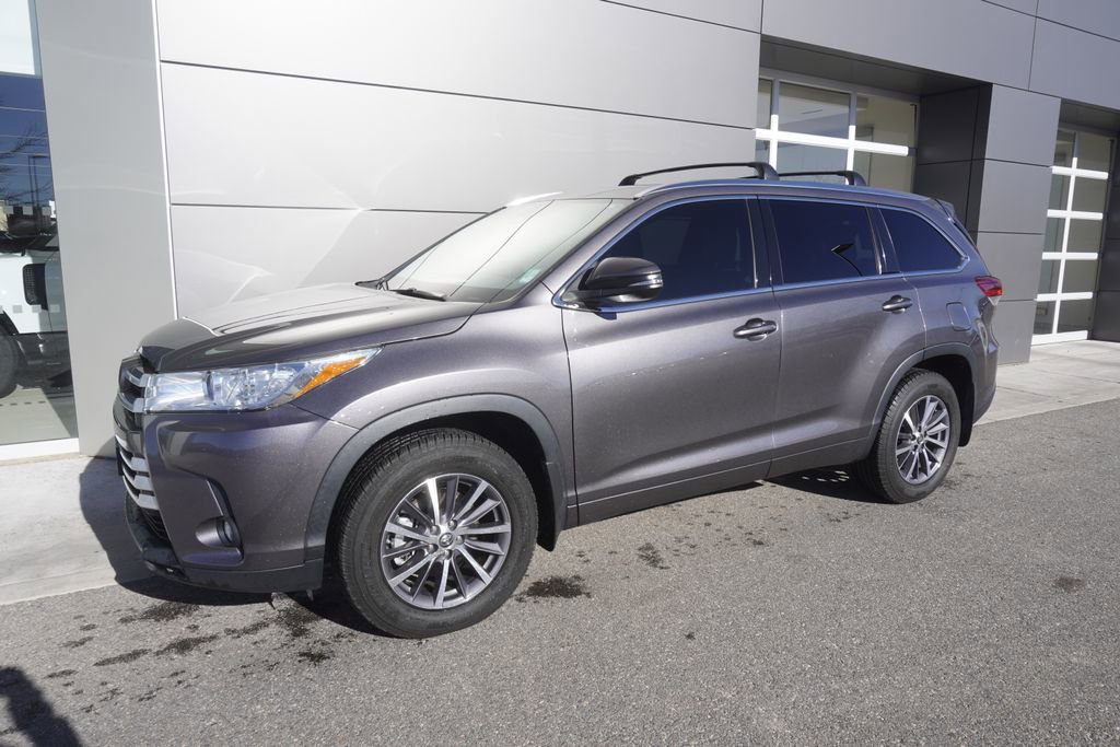Used 2018 Toyota Highlander XLE image 3