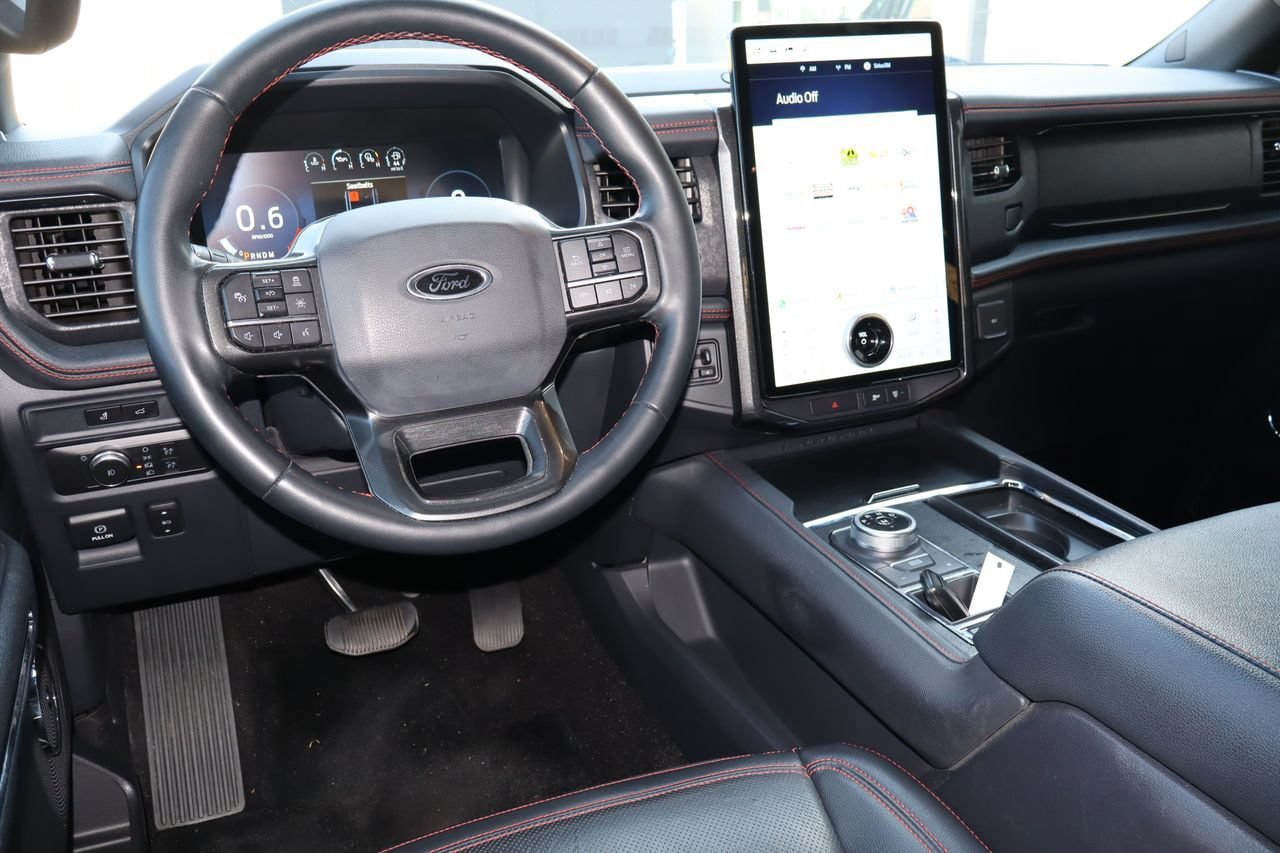 Used 2022 Ford Expedition Limited RWD image 5