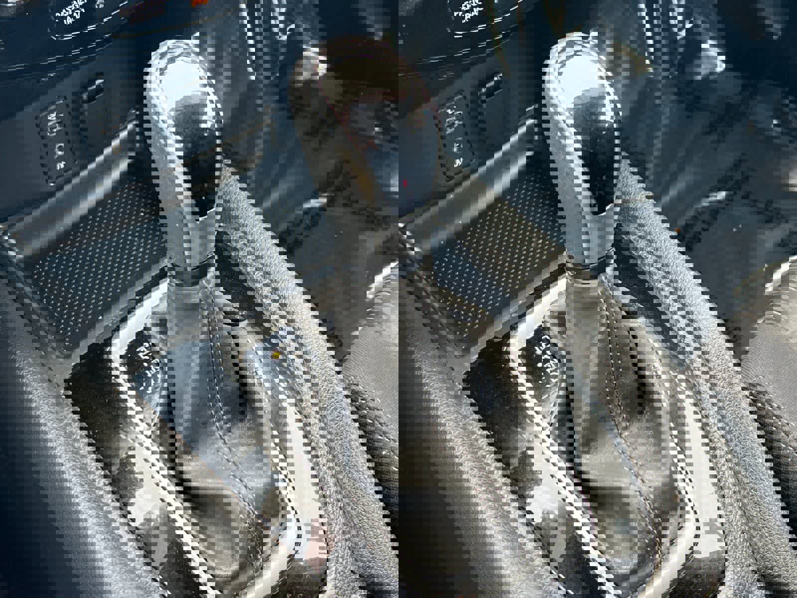 Used 2017 Nissan Rogue SV image 22