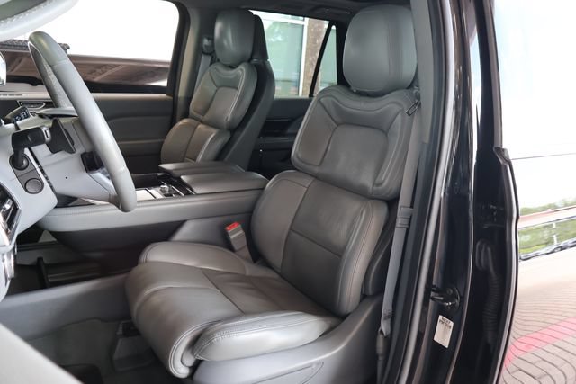Used 2020 Lincoln Navigator Reserve RWD image 15
