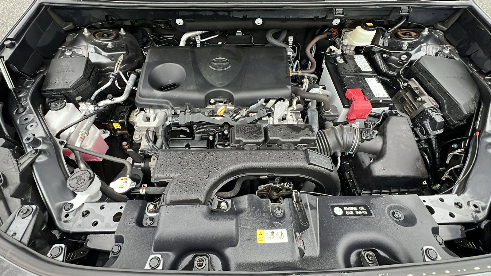 Used 2021 Toyota RAV4 XLE image 10