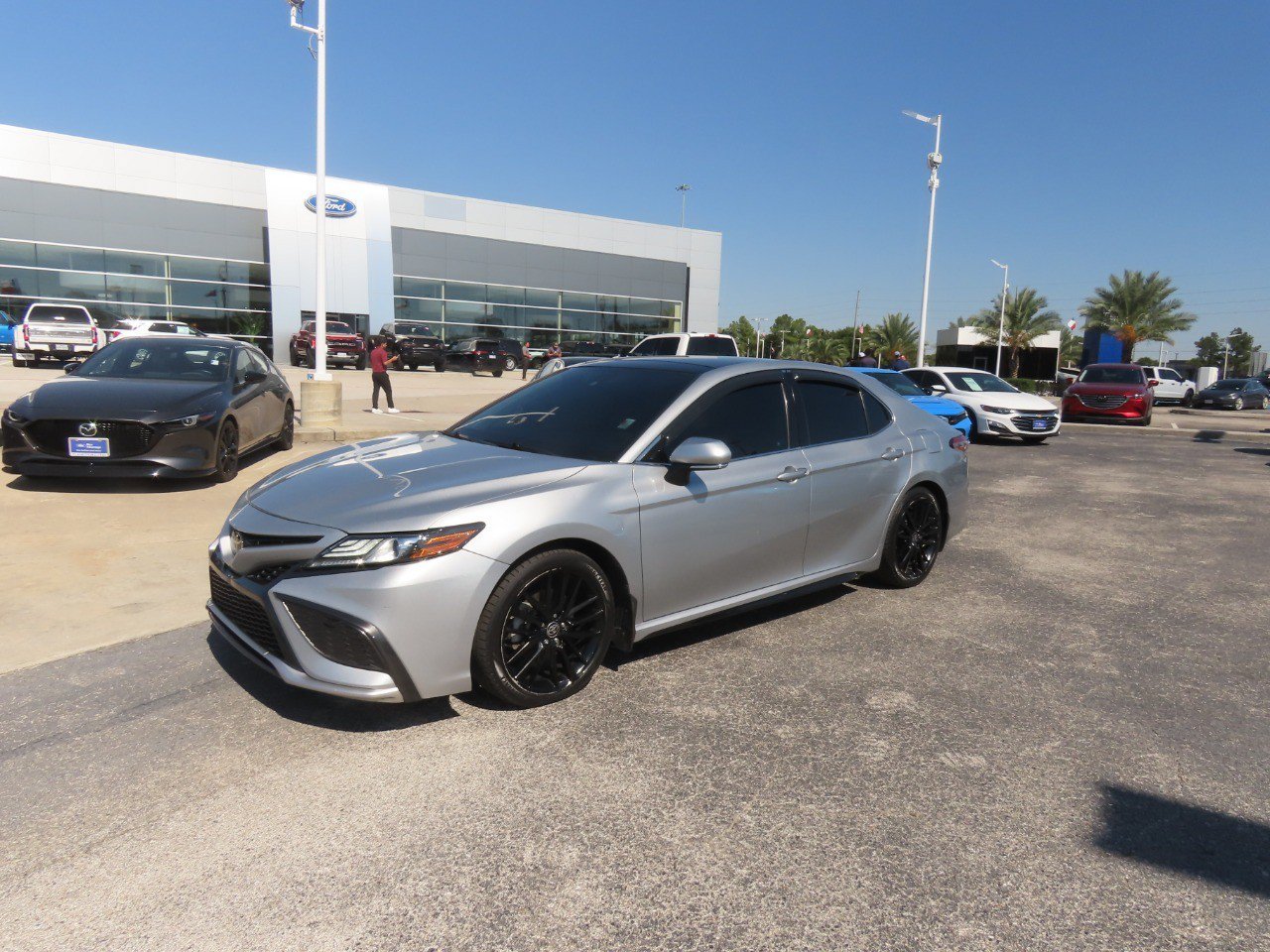 Used 2021 Toyota Camry XSE FWD image 2