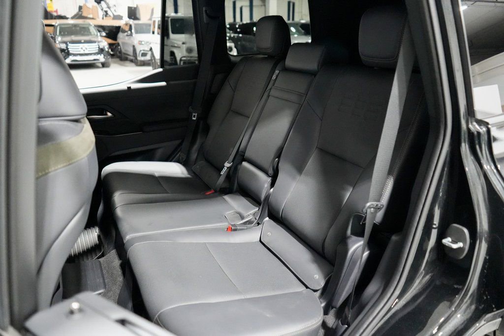 Used 2024 Lexus GX 550 image 24
