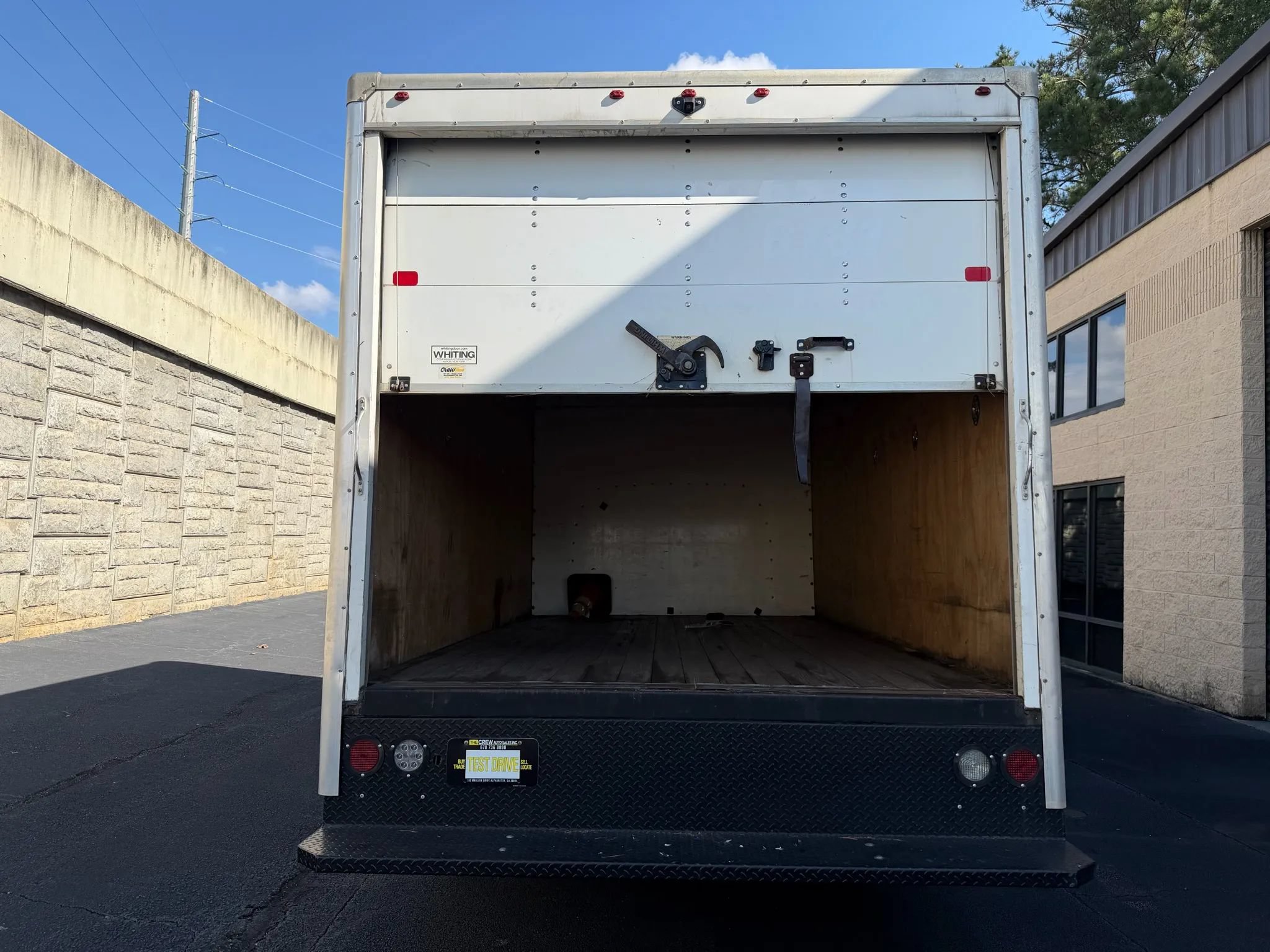 Used 2019 Chevrolet Express 3500 w/ Driver Convenience Package RWD image 26