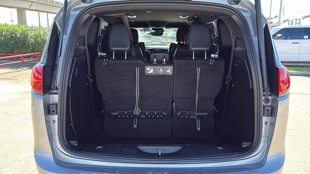 Used 2020 Chrysler Pacifica Touring-L Plus image 27