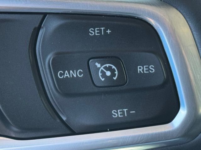 Used 2022 Jeep Wrangler Unlimited Sahara w/ Cold Weather Group AWD/4WD image 20