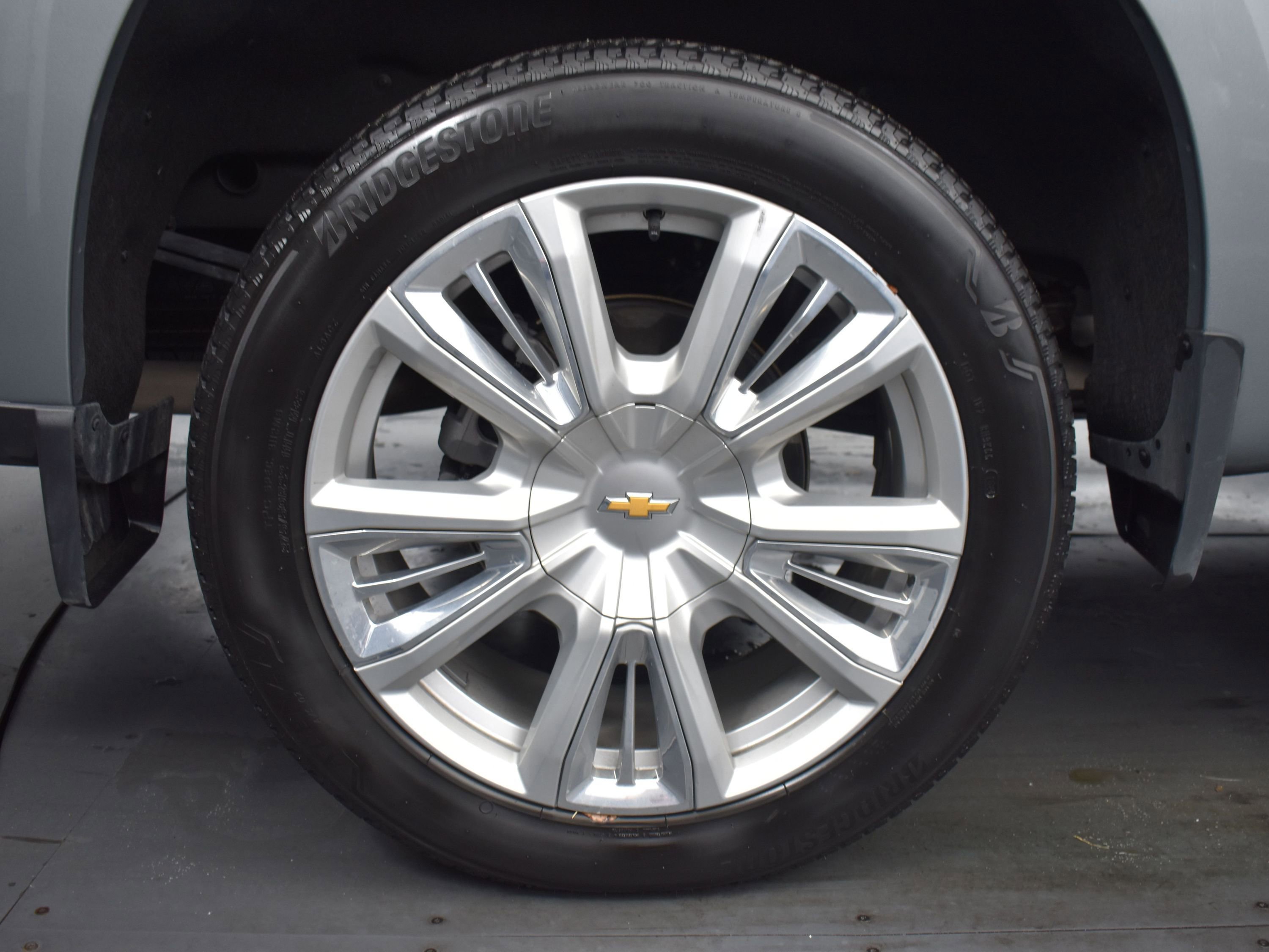 Used 2024 Chevrolet Silverado 1500 High Country AWD/4WD image 9