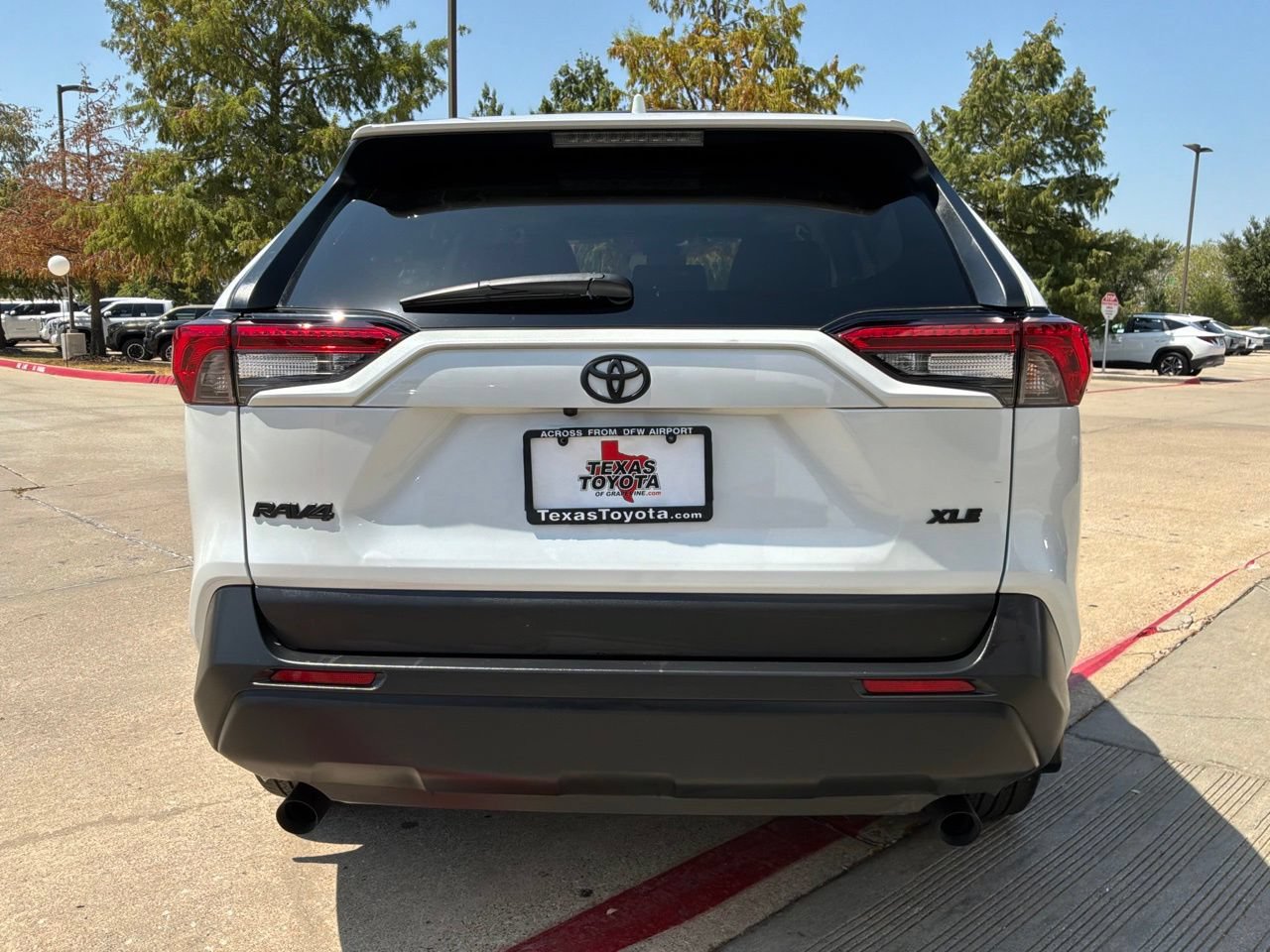 Used 2025 Toyota RAV4 XLE Premium FWD image 7