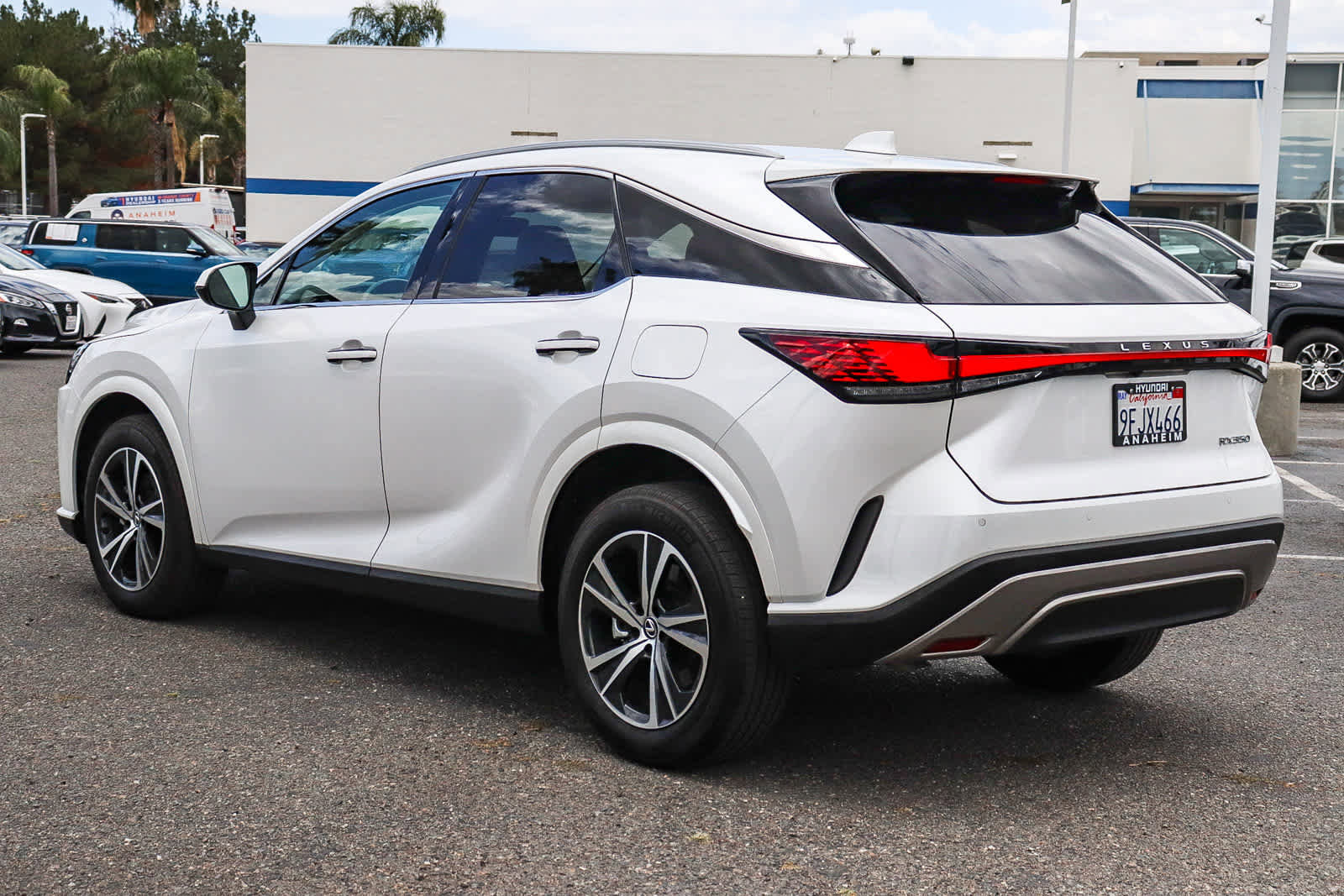 Used 2023 Lexus RX 350 FWD w/ Cold Area Package image 8