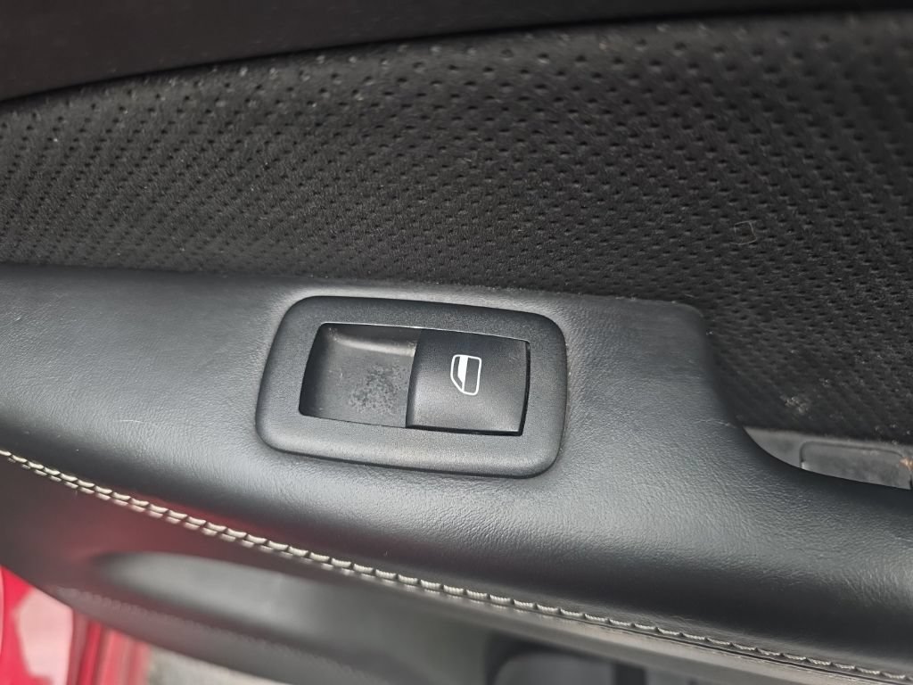 Used 2012 Jeep Grand Cherokee SRT8 w/ Luxury Group II AWD/4WD image 32