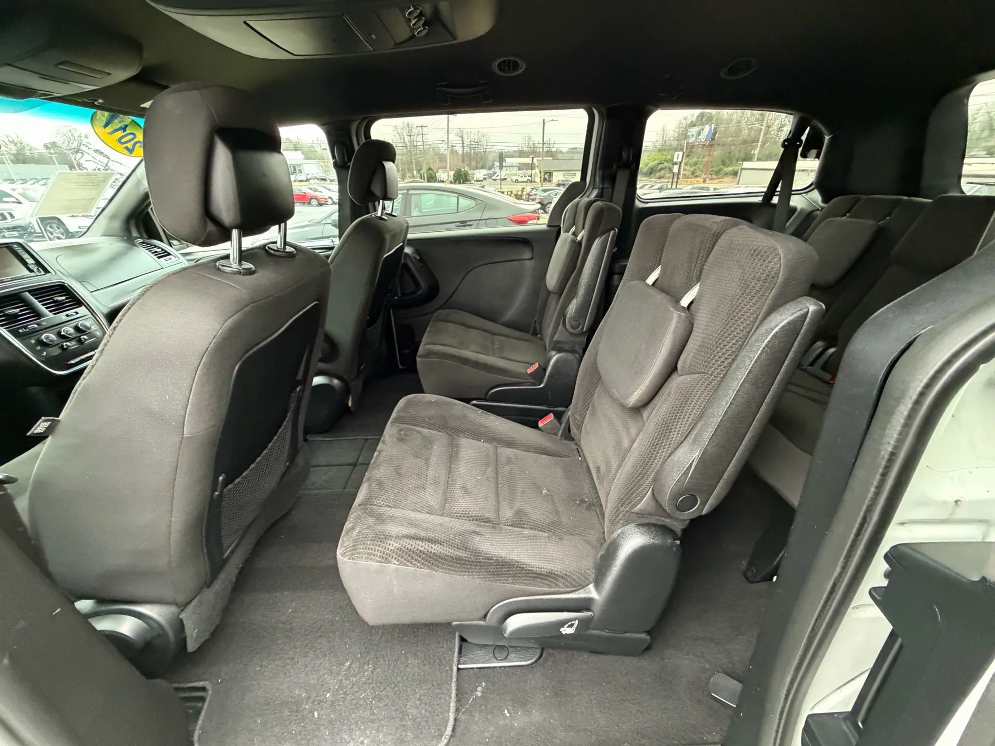 Used 2017 Dodge Grand Caravan SE image 13