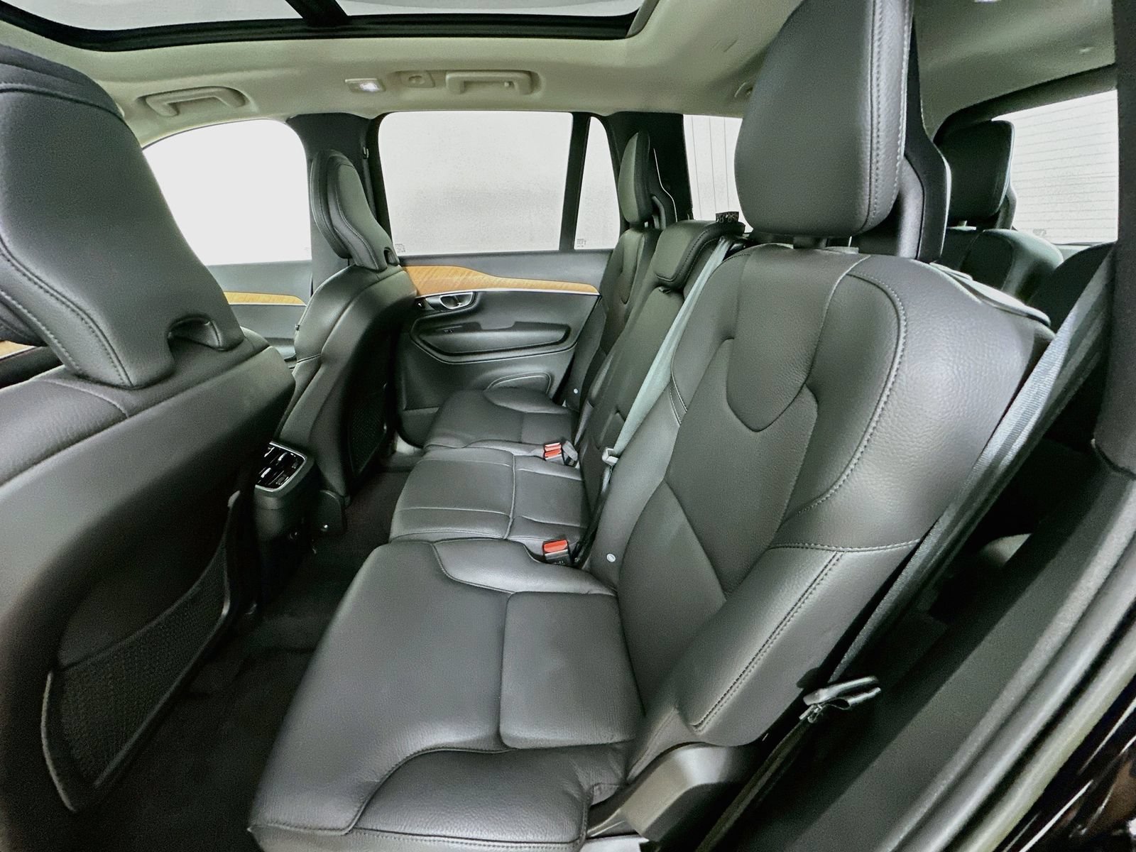 Used 2023 Volvo XC90 B6 Plus AWD/4WD image 37