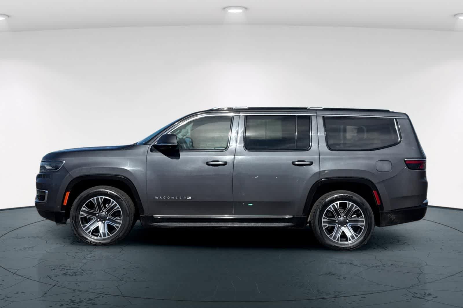 Used 2022 Jeep Wagoneer Series III w/ Convenience Group I AWD/4WD image 9