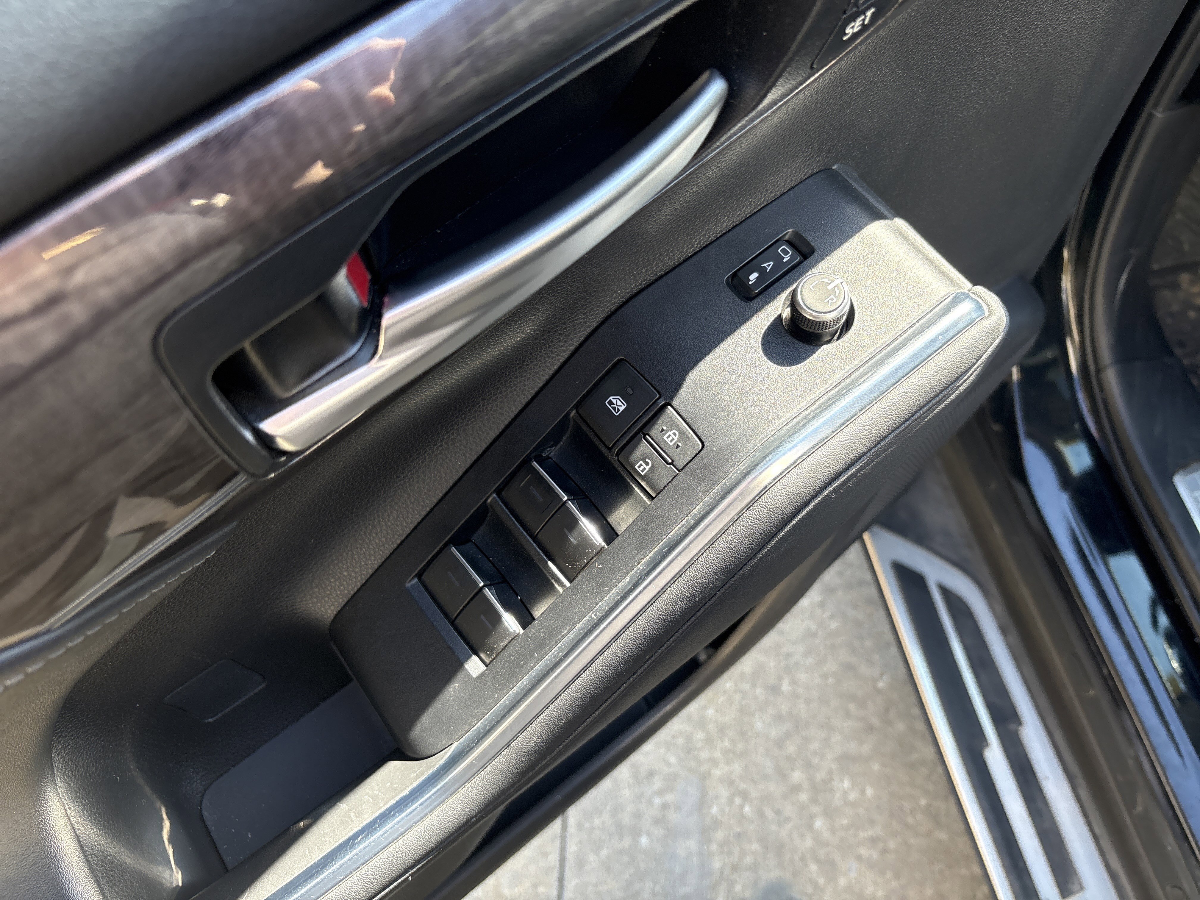 Used 2024 Toyota Highlander Platinum image 15