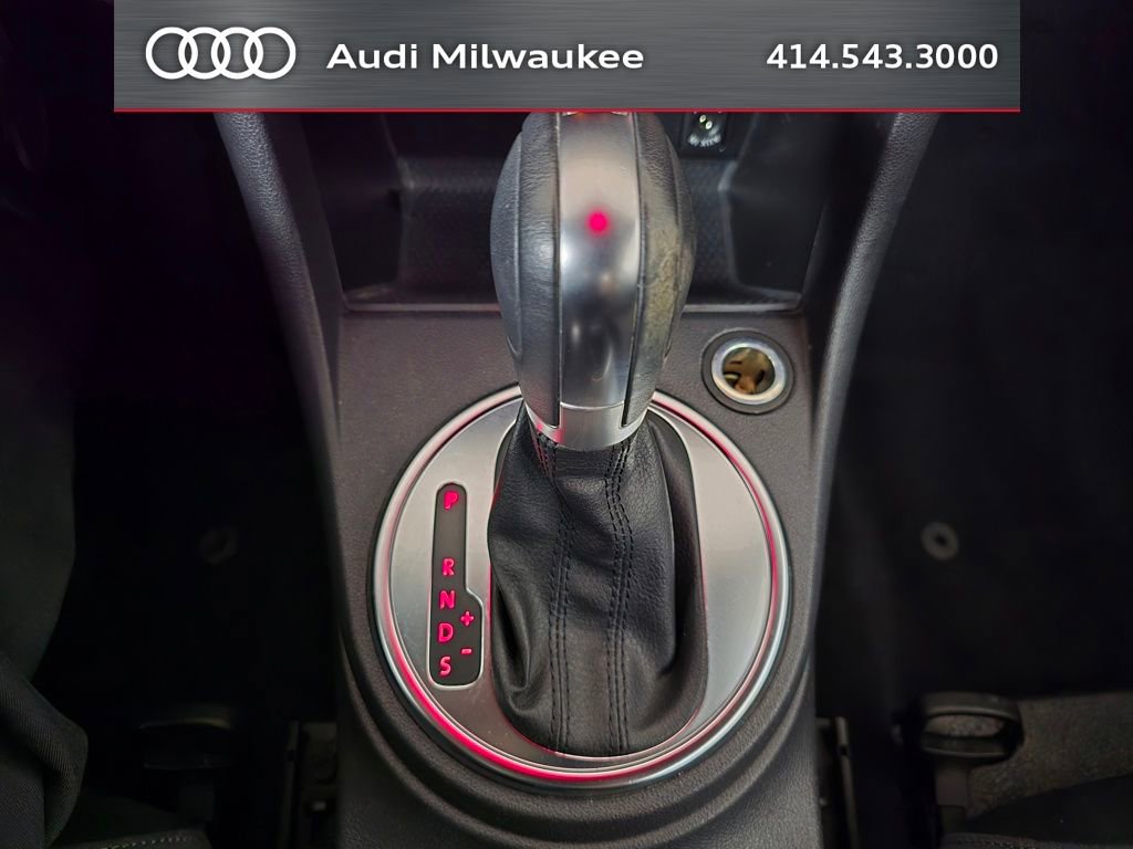 Used 2013 Volkswagen Beetle 2.0T FWD image 22