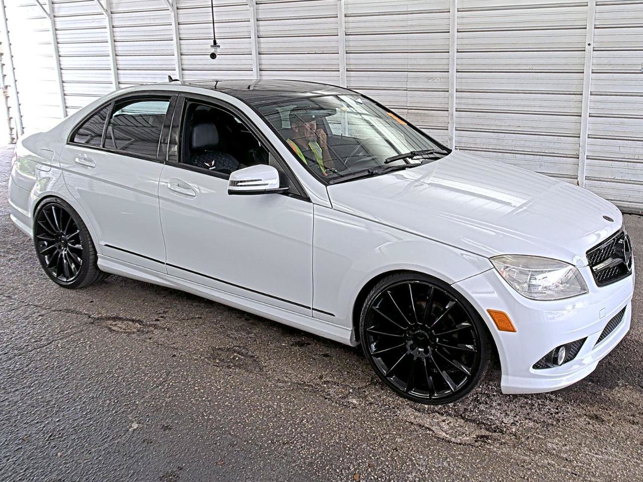 Used 2010 Mercedes-Benz C 300 4MATIC Sedan image 2