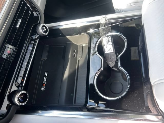 New 2026 Chevrolet Suburban Premier AWD/4WD image 35