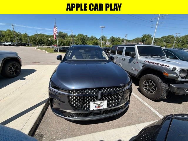 Used 2024 Lincoln Nautilus Reserve w/ Equipment Group 202A AWD/4WD image 2