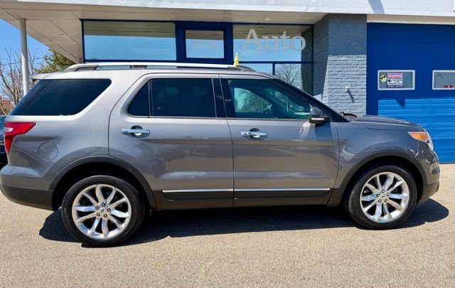 Used 2014 Ford Explorer Limited w/ Equipment Group 301A AWD/4WD image 2