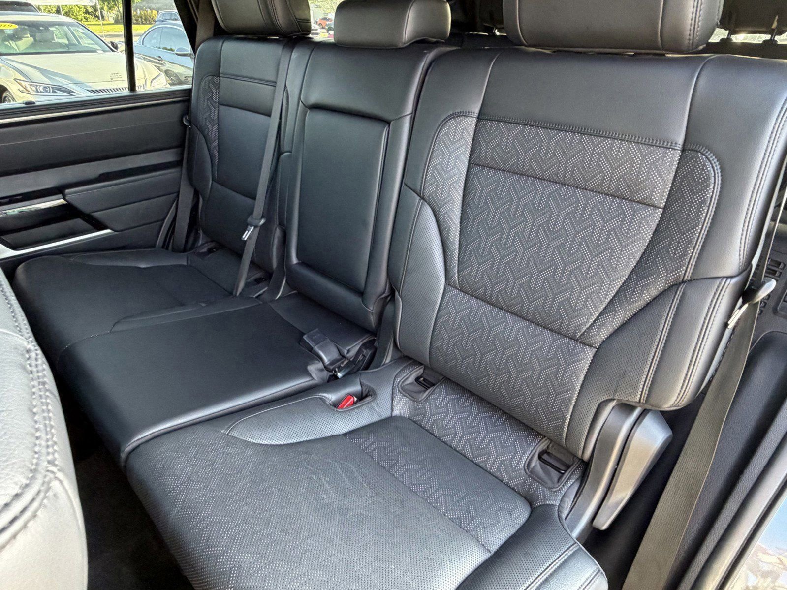Used 2025 Toyota Sequoia Limited AWD/4WD image 19