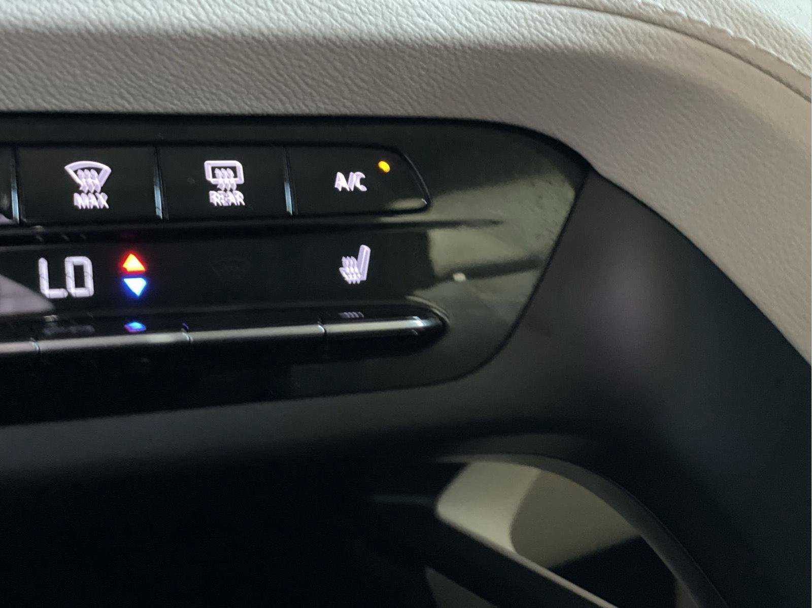 Used 2021 Buick Envision Preferred AWD/4WD image 22