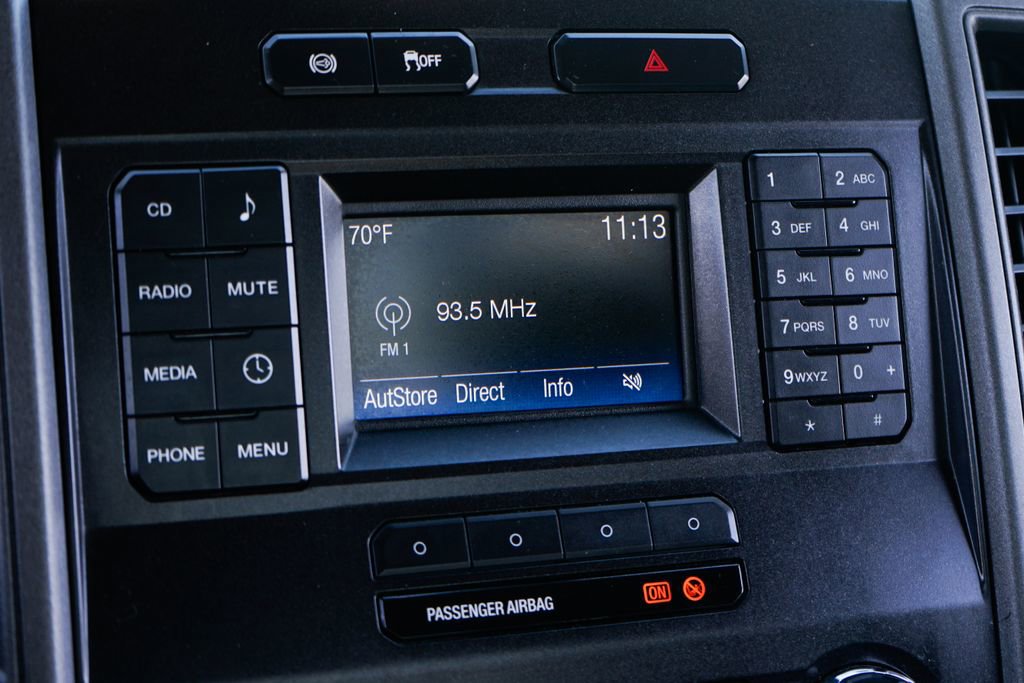 Used 2017 Ford F550 2WD Regular Cab Super Duty image 26