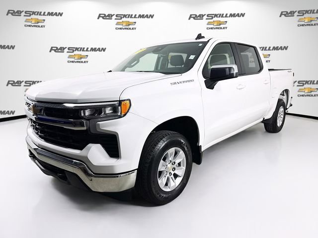 Used 2025 Chevrolet Silverado 1500 LT image 3