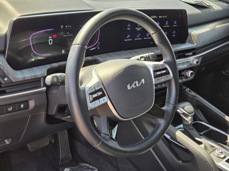 Certified 2025 Kia Telluride EX w/ EX Captain's Chair Package FWD image 22