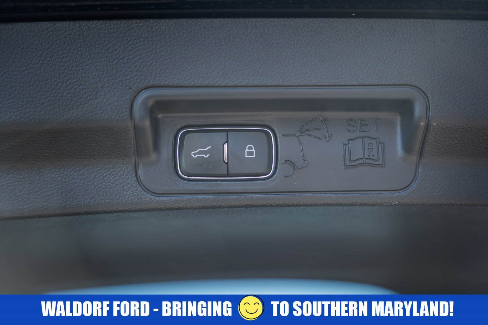 Used 2022 Ford Explorer XLT w/ Equipment Group 202A image 11