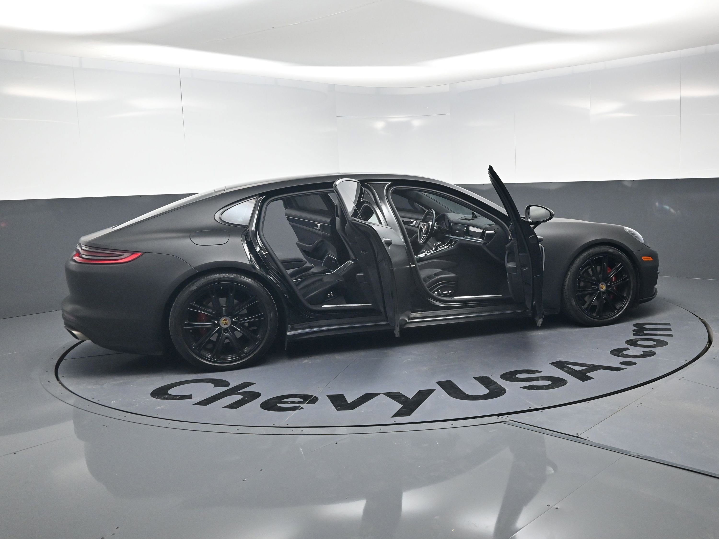 Used 2018 Porsche Panamera 4 Executive image 26