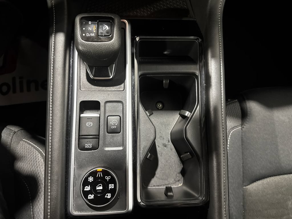 Used 2025 Nissan Pathfinder SV AWD/4WD image 37
