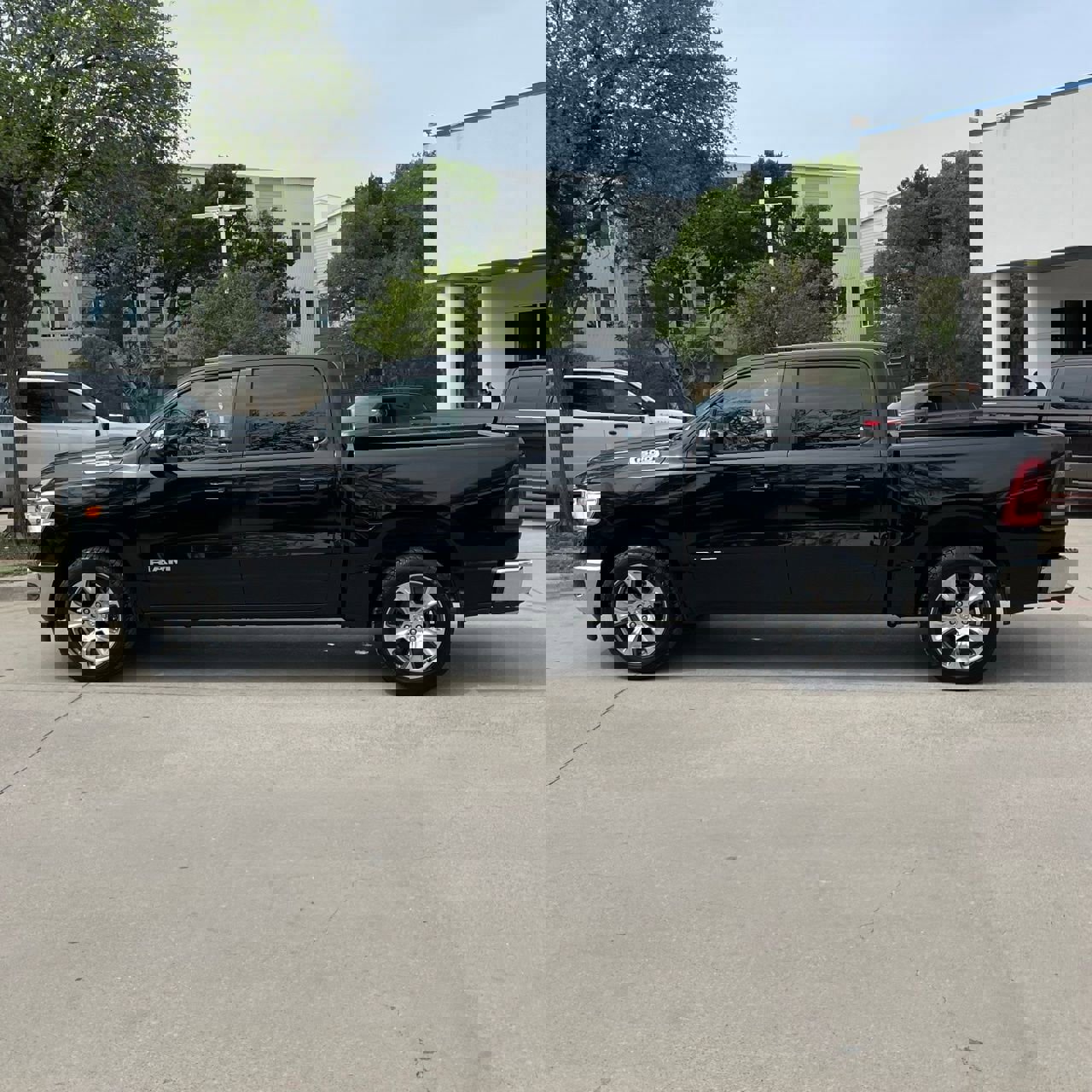 Used 2024 RAM 1500 Laramie image 3