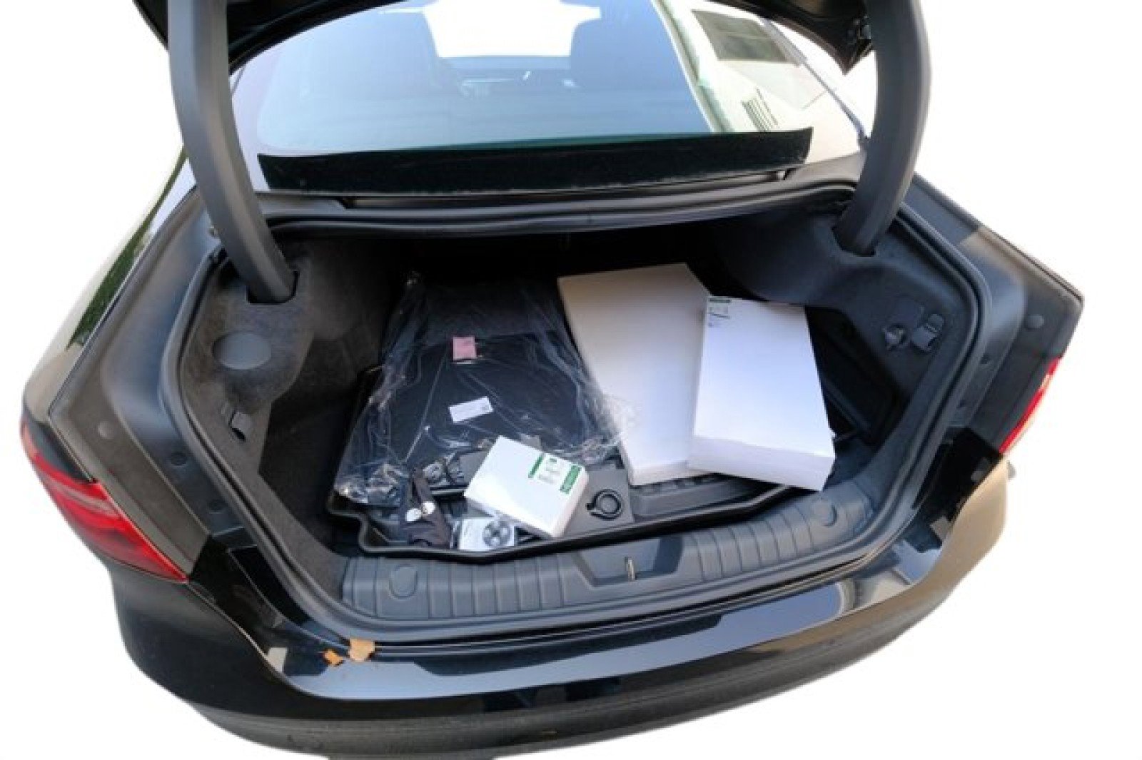 New 2024 Jaguar XF R-Dynamic SE image 15