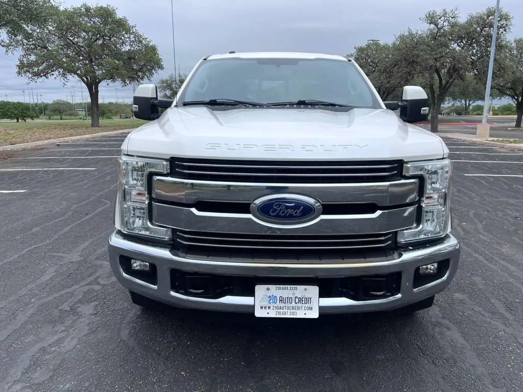 Used 2017 Ford F250 Lariat w/ Lariat Value Package RWD image 2