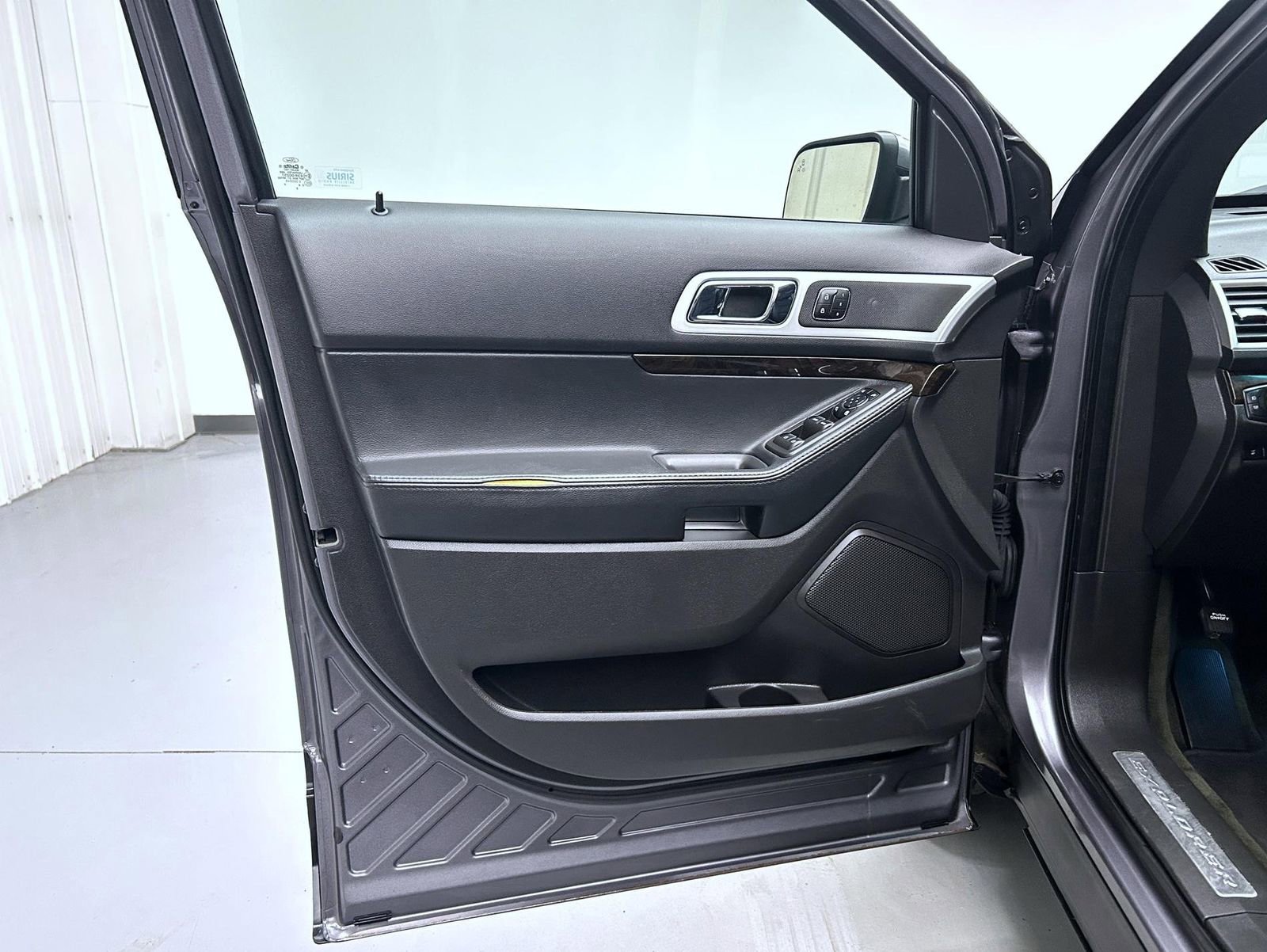Used 2013 Ford Explorer Limited image 9