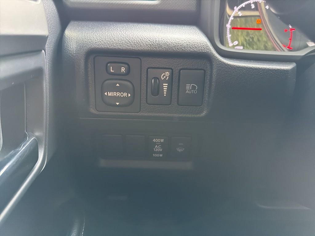 Used 2022 Toyota 4Runner SR5 AWD/4WD image 15