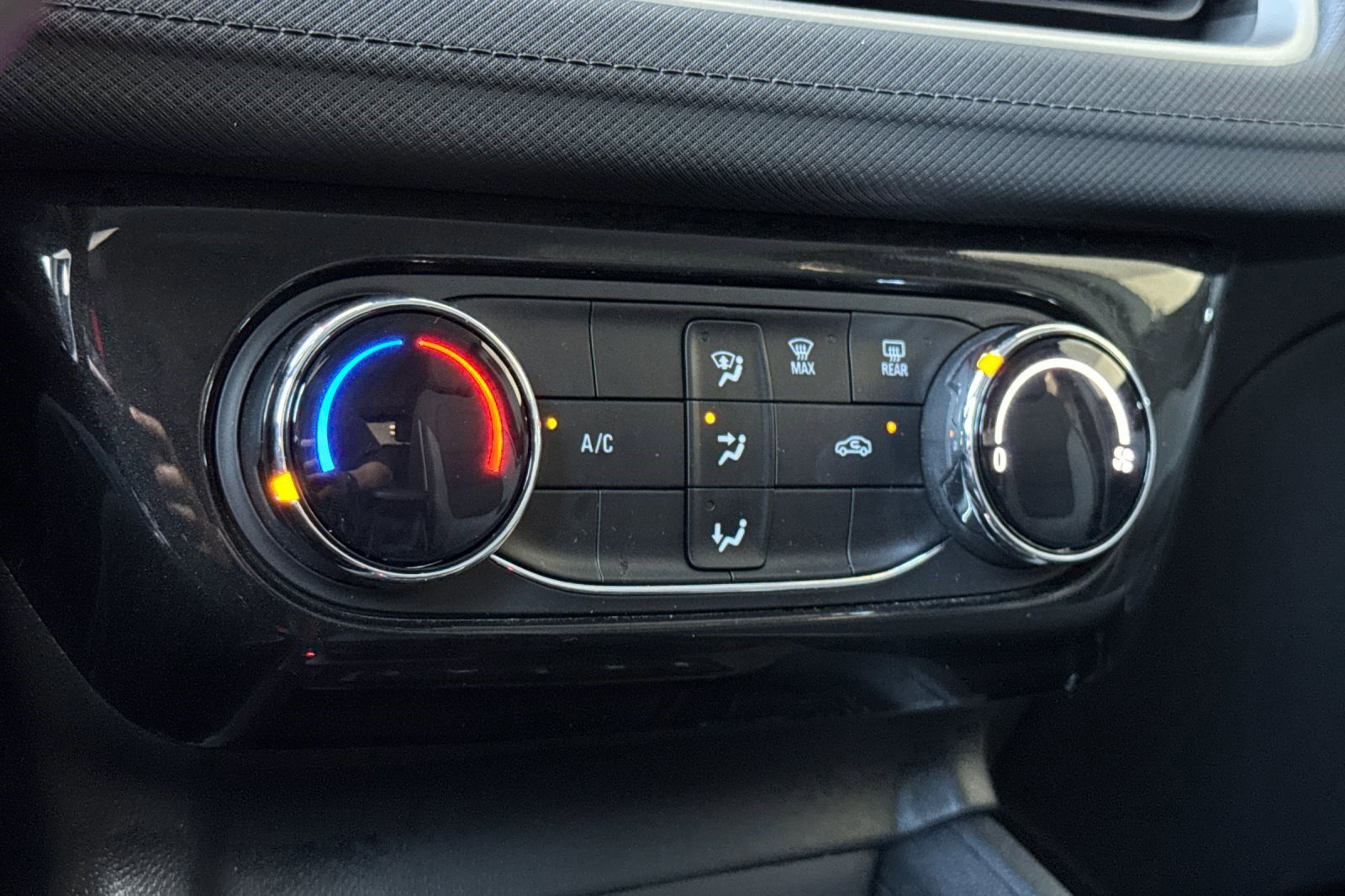 Used 2025 Chevrolet TrailBlazer LT image 19