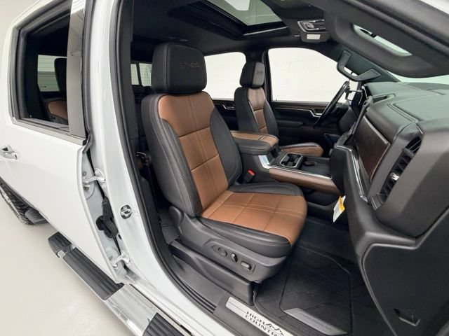 Certified 2024 Chevrolet Silverado 3500 High Country w/ High Country Premium Package AWD/4WD image 30