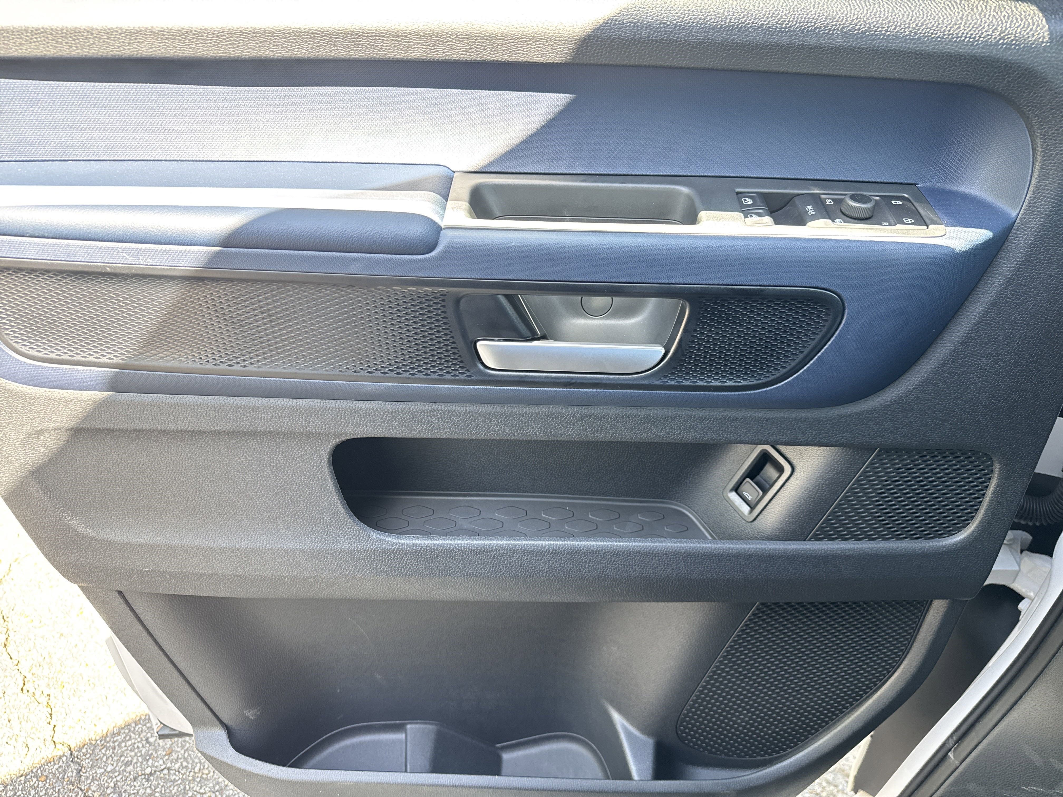 New 2025 Volkswagen ID. Buzz Pro S image 8