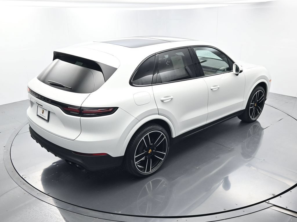 Certified 2023 Porsche Cayenne Platinum Edition AWD/4WD image 40