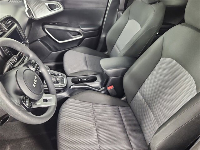 Used 2023 Kia Soul LX w/ LX Technology Package image 10