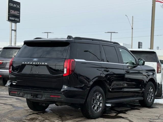 Used 2025 Ford Expedition Active image 40
